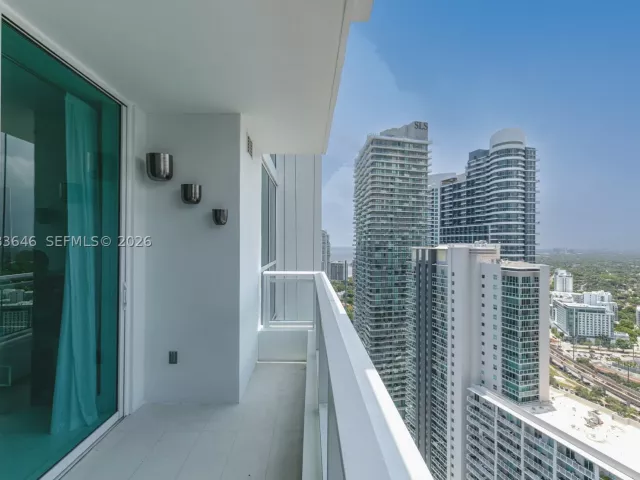 1-bedroom condo for rent in Miami - 1080 Brickell Ave 3803 - MondialRealty