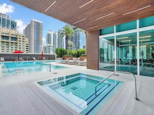 1-bedroom condo for rent in Miami - 1080 Brickell Ave 3803 - MondialRealty
