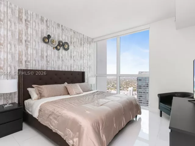 1-bedroom condo for rent in Miami - 1080 Brickell Ave 3803 - MondialRealty