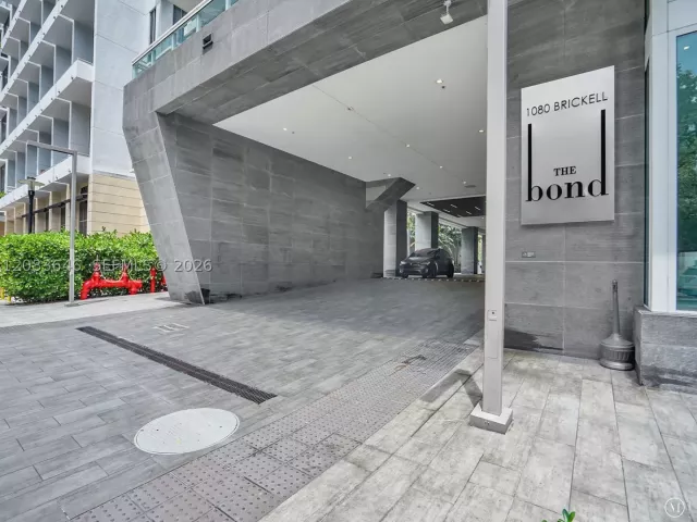 1-bedroom condo for rent in Miami - 1080 Brickell Ave 3803 - MondialRealty