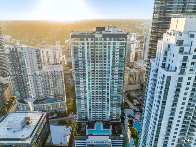 1-bedroom condo for rent in Miami - 1080 Brickell Ave 3803 - MondialRealty