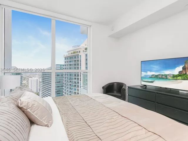 1-bedroom condo for rent in Miami - 1080 Brickell Ave 3803 - MondialRealty