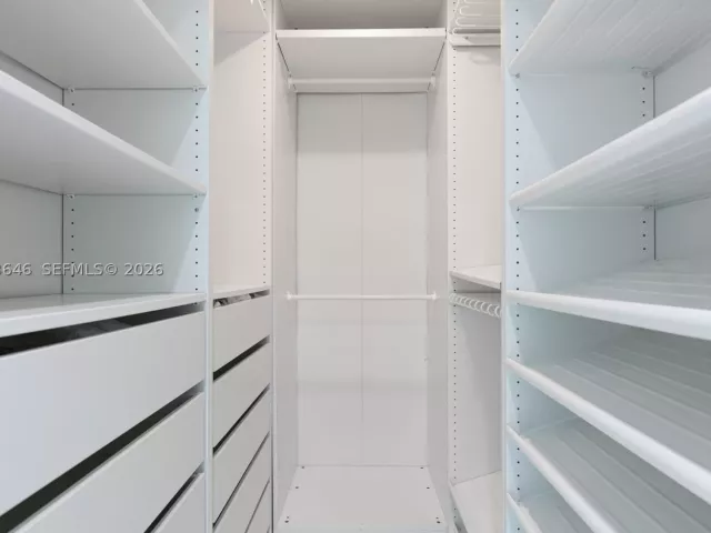 1-bedroom condo for rent in Miami - 1080 Brickell Ave 3803 - MondialRealty