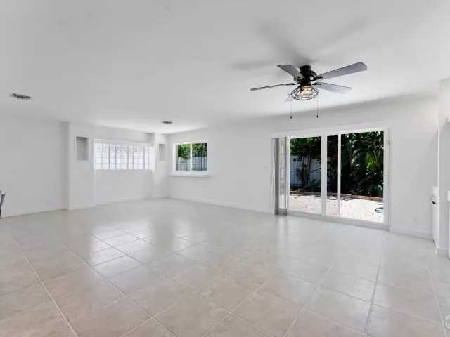 4-bedroom home for sale in Fort Lauderdale - 5200 NE 18TH Terrace - MondialRealty
