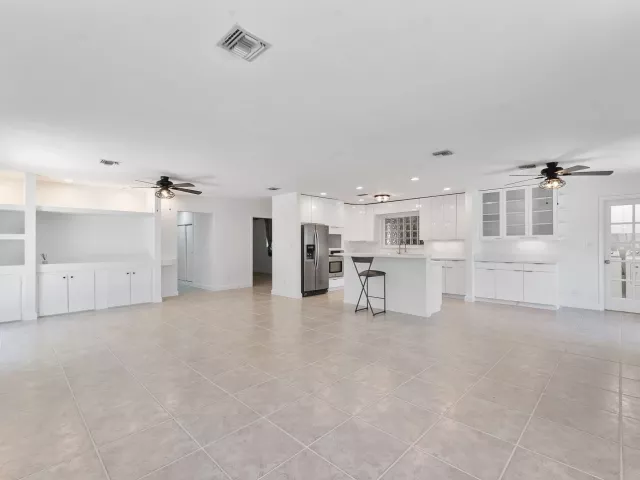 4-bedroom home for sale in Fort Lauderdale - 5200 NE 18TH Terrace - MondialRealty