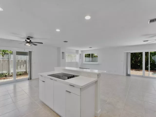 4-bedroom home for sale in Fort Lauderdale - 5200 NE 18TH Terrace - MondialRealty
