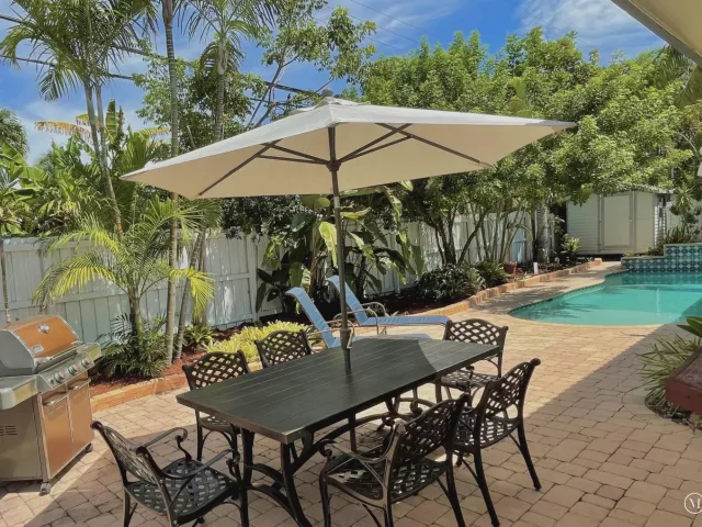 4-bedroom home for sale in Fort Lauderdale - 5200 NE 18TH Terrace - MondialRealty