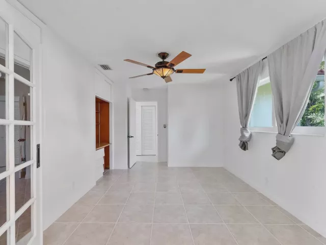 4-bedroom home for sale in Fort Lauderdale - 5200 NE 18TH Terrace - MondialRealty