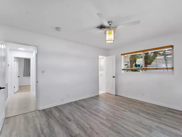4-bedroom home for sale in Fort Lauderdale - 5200 NE 18TH Terrace - MondialRealty