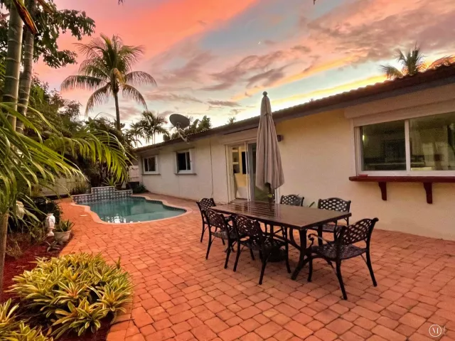 4-bedroom home for sale in Fort Lauderdale - 5200 NE 18TH Terrace - MondialRealty