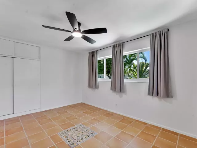 4-bedroom home for sale in Fort Lauderdale - 5200 NE 18TH Terrace - MondialRealty