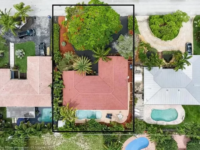 4-bedroom home for sale in Fort Lauderdale - 5200 NE 18TH Terrace - MondialRealty