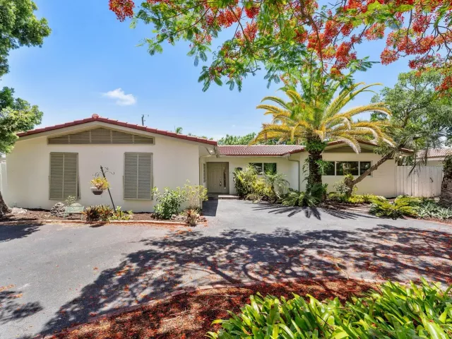 4-bedroom home for sale in Fort Lauderdale - 5200 NE 18TH Terrace - MondialRealty