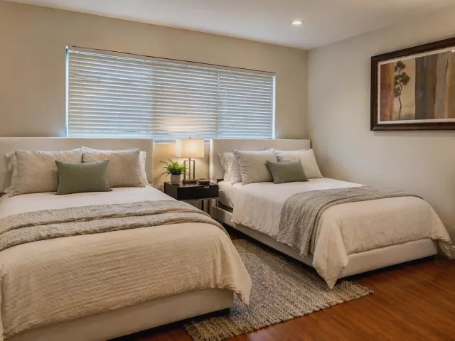4-bedroom home for rent in Hollywood - 2418 VAN BUREN Street - MondialRealty