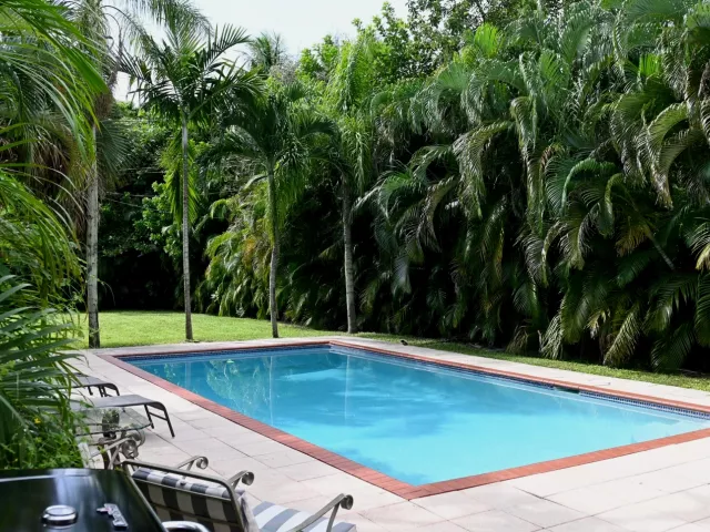 4-bedroom home for rent in Hollywood - 2418 VAN BUREN Street - MondialRealty