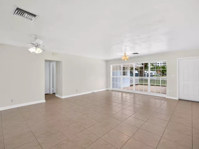 2-bedroom home for rent in Pompano Beach - 1345 E Terra Mar Drive - MondialRealty