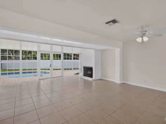 2-bedroom home for rent in Pompano Beach - 1345 E Terra Mar Drive - MondialRealty
