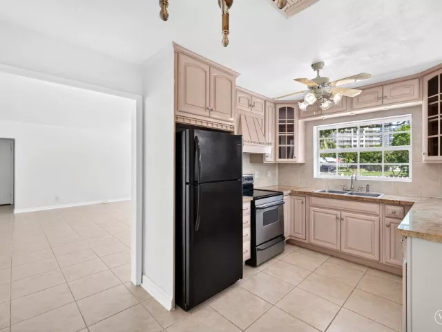 2-bedroom home for rent in Pompano Beach - 1345 E Terra Mar Drive - MondialRealty