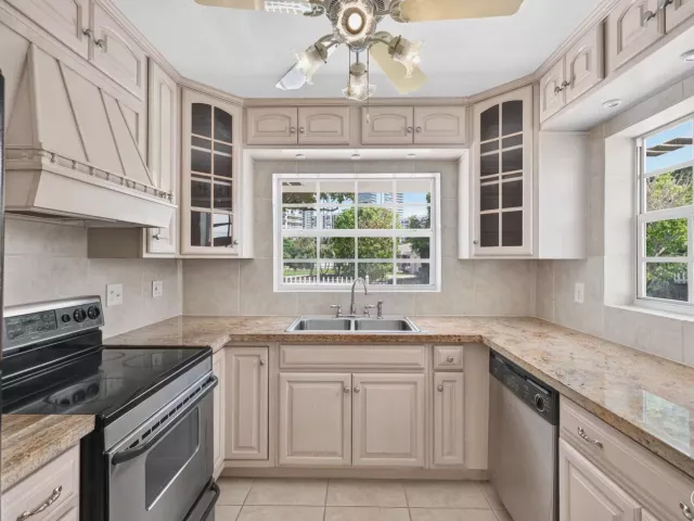 2-bedroom home for rent in Pompano Beach - 1345 E Terra Mar Drive - MondialRealty