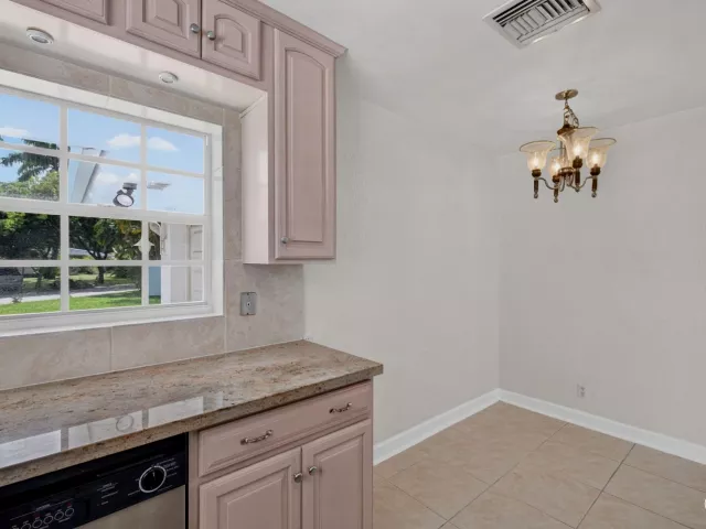 2-bedroom home for rent in Pompano Beach - 1345 E Terra Mar Drive - MondialRealty