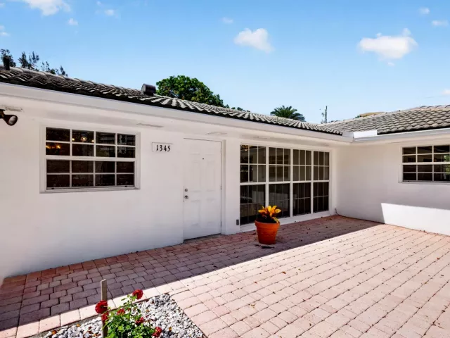 2-bedroom home for rent in Pompano Beach - 1345 E Terra Mar Drive - MondialRealty