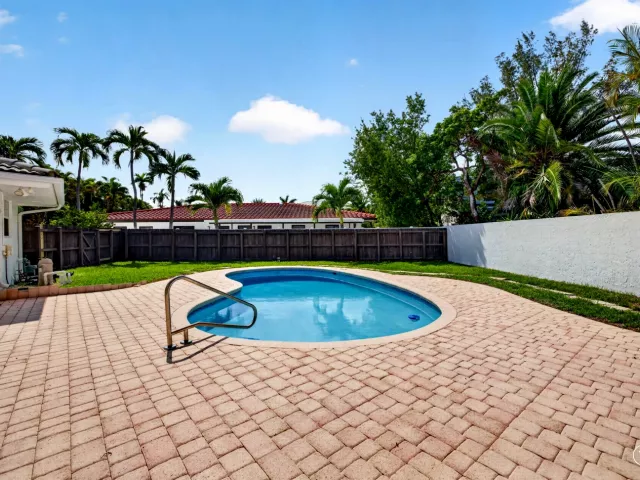 2-bedroom home for rent in Pompano Beach - 1345 E Terra Mar Drive - MondialRealty