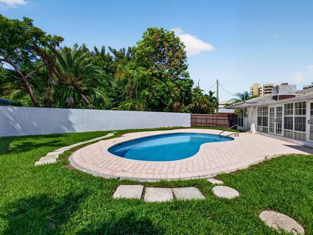 2-bedroom home for rent in Pompano Beach - 1345 E Terra Mar Drive - MondialRealty
