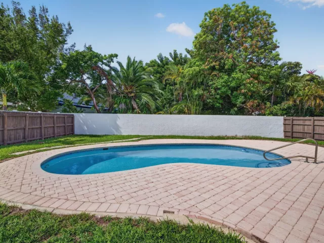 2-bedroom home for rent in Pompano Beach - 1345 E Terra Mar Drive - MondialRealty