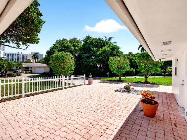 2-bedroom home for rent in Pompano Beach - 1345 E Terra Mar Drive - MondialRealty