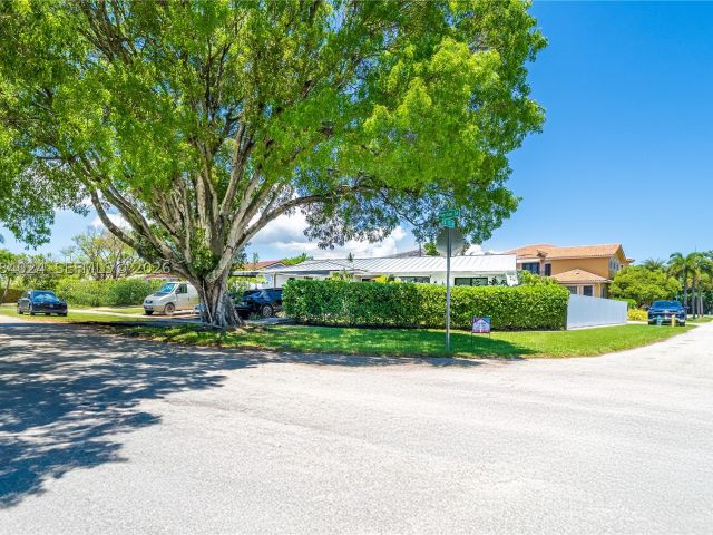 4-bedroom home for rent in Hollywood - 1301 Funston St - MondialRealty