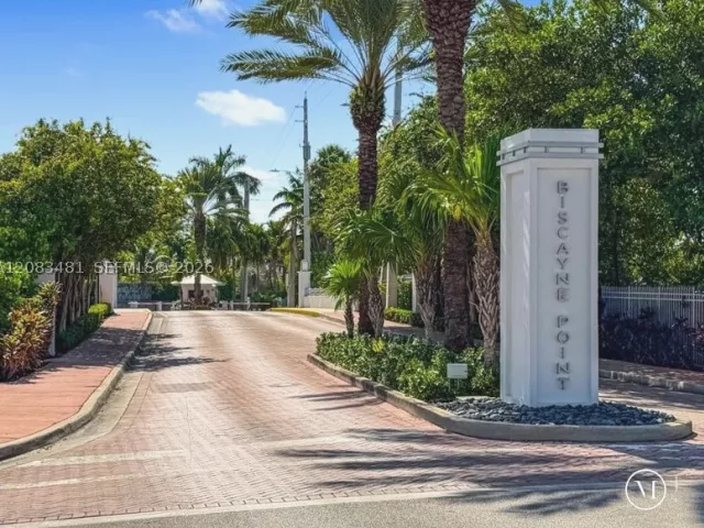 4-bedroom home for sale in Miami Beach - 1150 N Biscayne Point Rd - MondialRealty