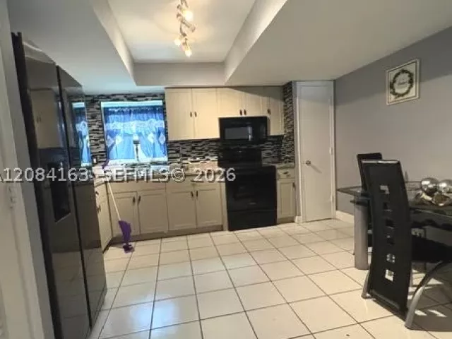 4-bedroom home for rent in Deerfield Beach - 441 NE 43rd St - MondialRealty