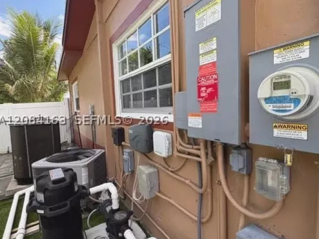 4-bedroom home for rent in Deerfield Beach - 441 NE 43rd St - MondialRealty