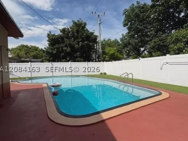 4-bedroom home for rent in Deerfield Beach - 441 NE 43rd St - MondialRealty