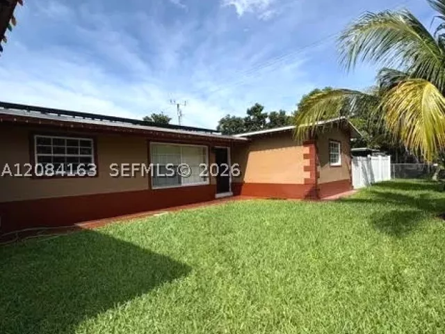 4-bedroom home for rent in Deerfield Beach - 441 NE 43rd St - MondialRealty