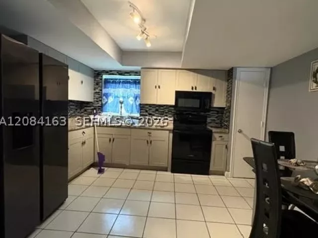 4-bedroom home for rent in Deerfield Beach - 441 NE 43rd St - MondialRealty