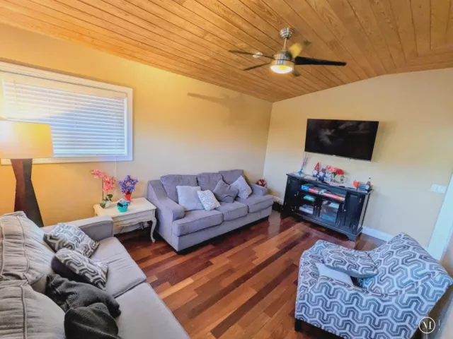 3-bedroom home for sale in Fort Lauderdale - 1405 NE 14TH Court - MondialRealty