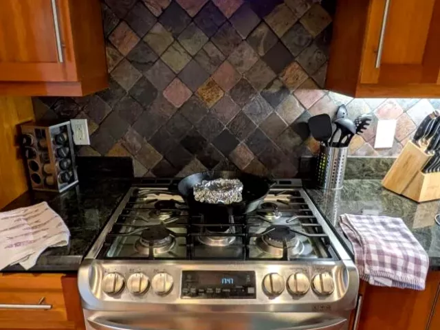 3-bedroom home for sale in Fort Lauderdale - 1405 NE 14TH Court - MondialRealty