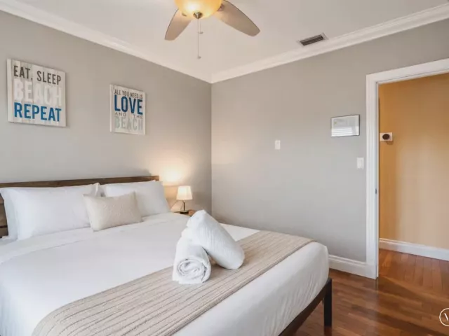 3-bedroom home for sale in Fort Lauderdale - 1405 NE 14TH Court - MondialRealty
