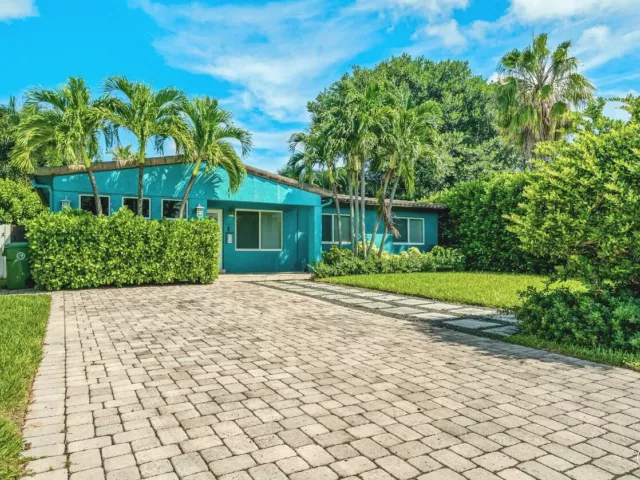 3-bedroom home for sale in Fort Lauderdale - 1405 NE 14TH Court - MondialRealty