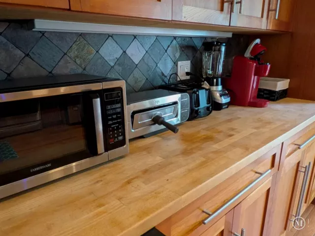 3-bedroom home for sale in Fort Lauderdale - 1405 NE 14TH Court - MondialRealty