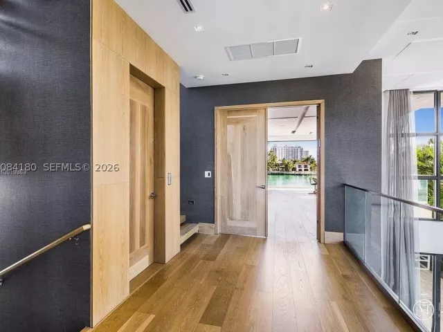 4-bedroom home for rent in Miami Beach - 321 E Dilido Dr - MondialRealty