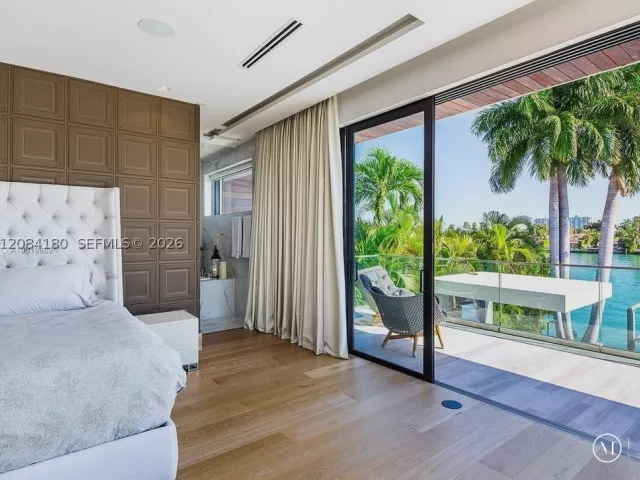 4-bedroom home for rent in Miami Beach - 321 E Dilido Dr - MondialRealty