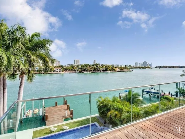 4-bedroom home for rent in Miami Beach - 321 E Dilido Dr - MondialRealty