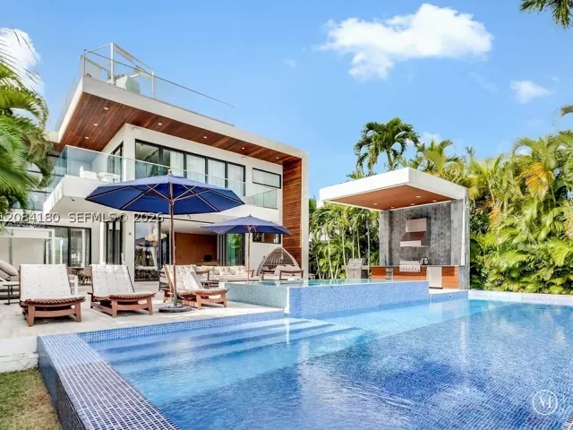 4-bedroom home for rent in Miami Beach - 321 E Dilido Dr - MondialRealty