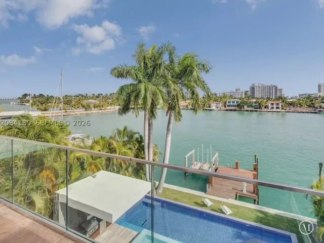 4-bedroom home for rent in Miami Beach - 321 E Dilido Dr - MondialRealty