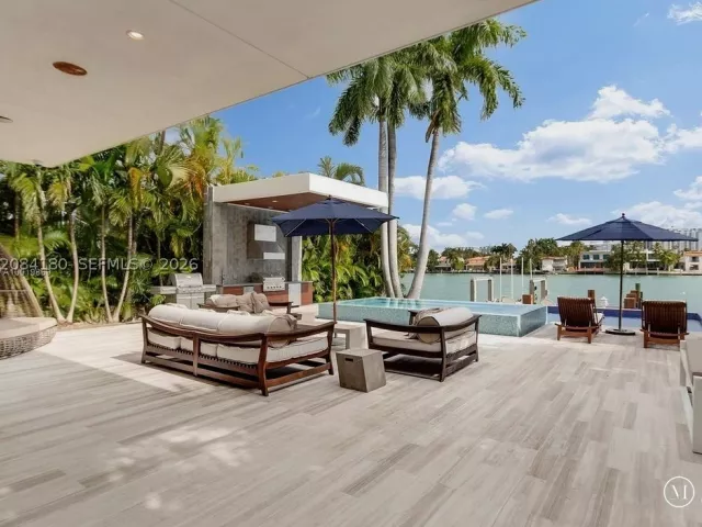 4-bedroom home for rent in Miami Beach - 321 E Dilido Dr - MondialRealty