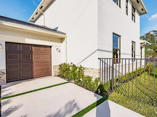 3-bedroom home for sale in Fort Lauderdale - 1101 NE 3RD Avenue - MondialRealty