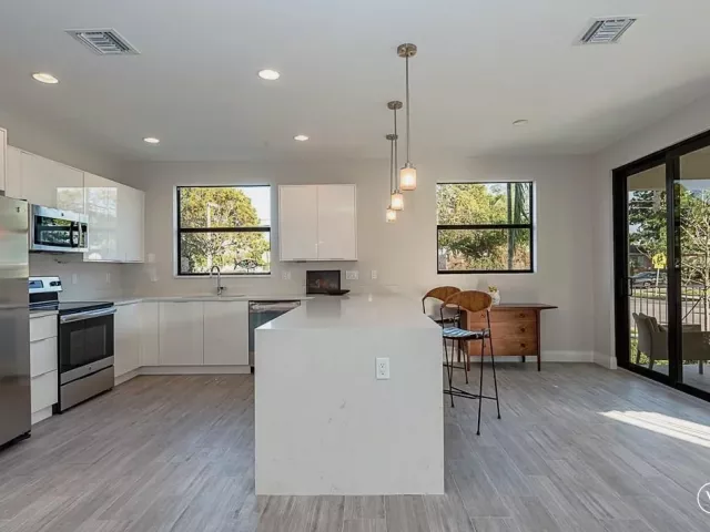 3-bedroom home for sale in Fort Lauderdale - 1101 NE 3RD Avenue - MondialRealty