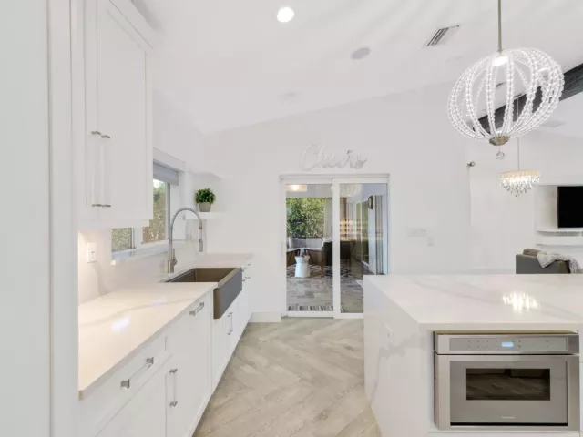 3-bedroom home for rent in Boca Raton - 713 Forsyth Street - MondialRealty